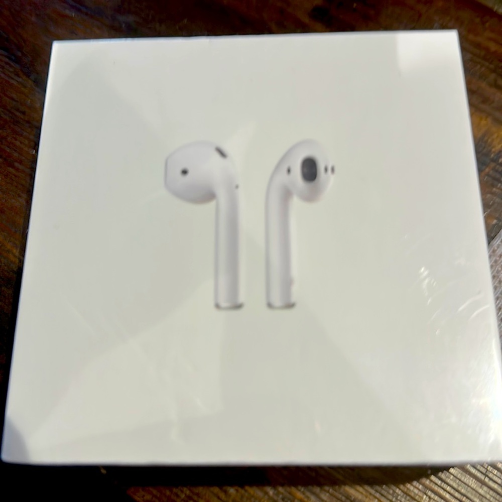 Brand New Apple AirPods with Charging Case (2nd Generation)